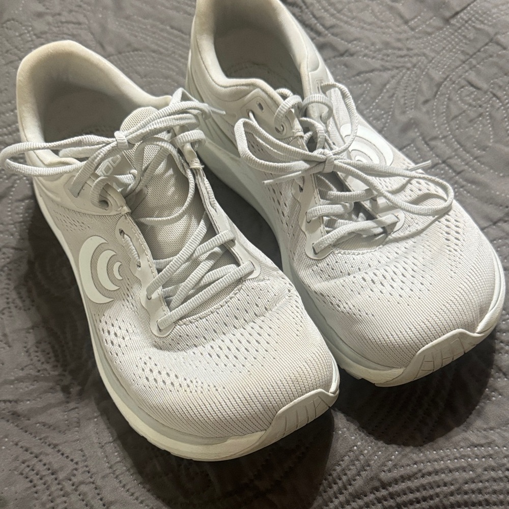 Topo women’s ultrafly 4 grey/grey